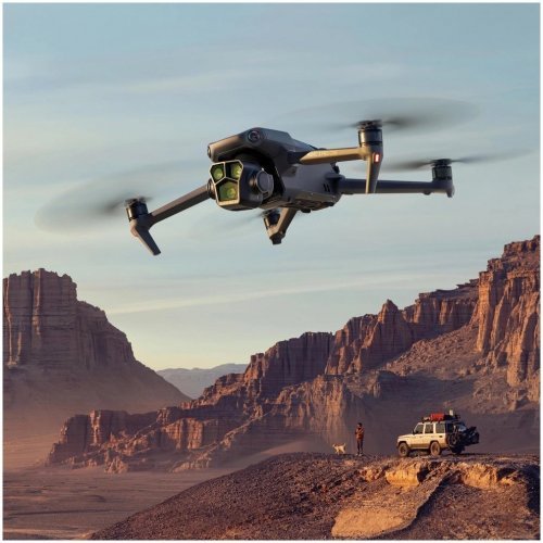 Квадрокоптер DJI Mavic 3 Pro Fly More Combo (DJI RC Pro)