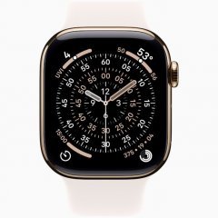 Apple Watch Series 11 GPS + Cellular, 46 мм Gold Titanium Case with Light Blush Sport Band, S/M